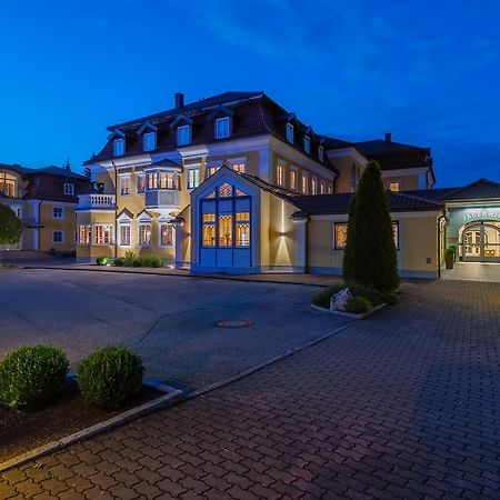 Gasthof Hotel Jaegerwirt Strasswalchen Exterior photo